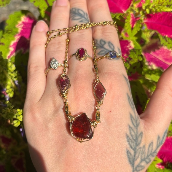 Garnet built in interchangeable with amber - Picture 1 of 3